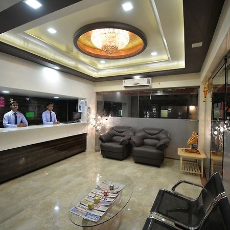 Hotel Radhe Krishna 索拉普 外观 照片