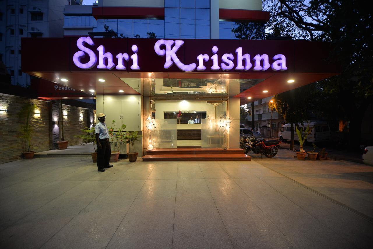 Hotel Radhe Krishna 索拉普 外观 照片